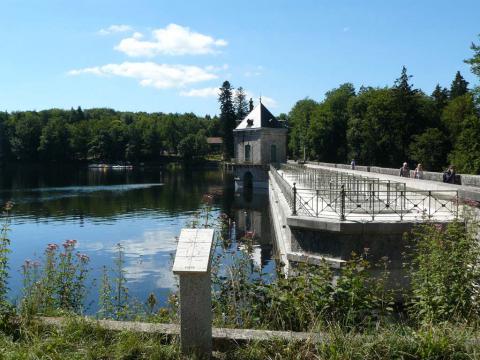 Barrage du lac de Settons