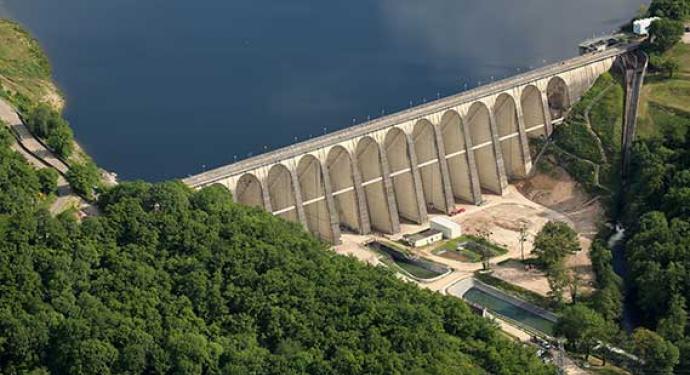 Barrage du lac de  Pannecière